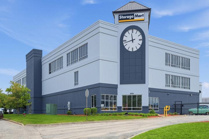 Facility exterior at StorageMart in Hillside Illinois 