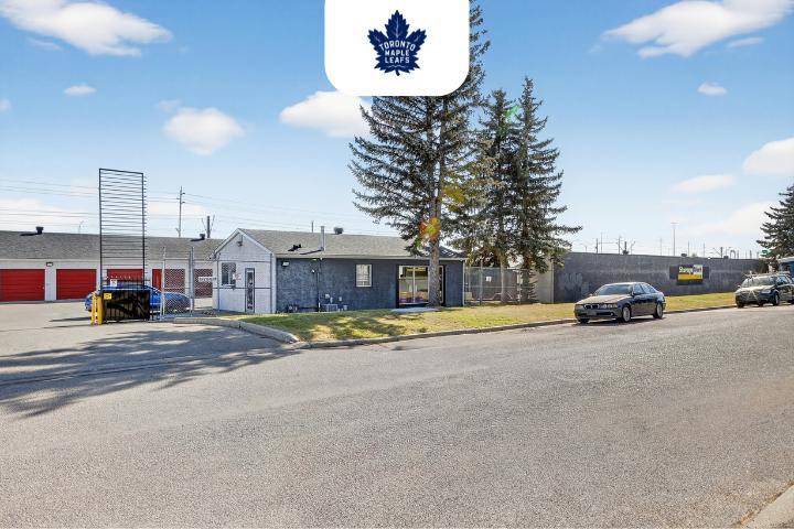 Car Parking and Vehicle Storage in Calgary, AB | StorageMart