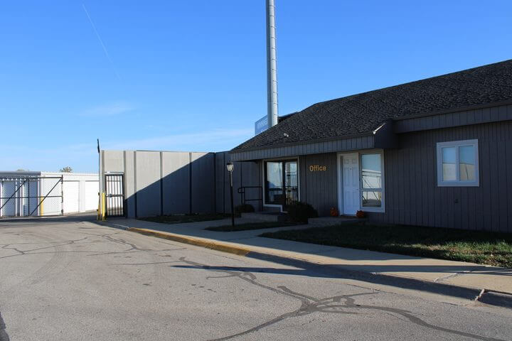 Storage in North Kansas City on Davidson Rd | StorageMart