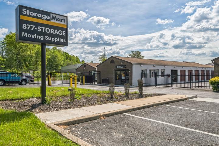 Self Storage Units in Rosedale, MD Near Rossville | StorageMart