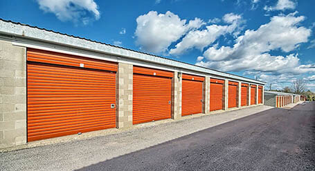 StorageMart on Commerce Park Dr in Innisfil Drive-Up Units