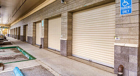 StorageMart en Soquel Drive en Santa Cruz Almacenamiento accesible en vehículo