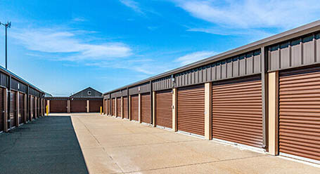 StorageMar on South 13th Street in West Des Moines Drive-Up Units