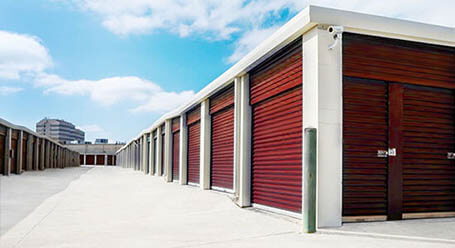 StorageMart en Thousand Oaks Drive en San Antonio almacenamiento accesible en vehículo